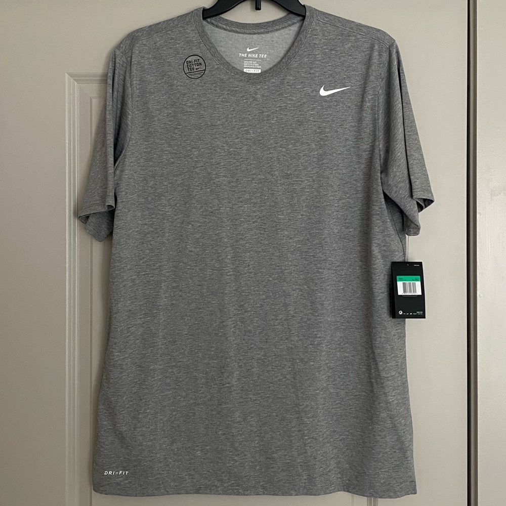 Nike Men’s XLT gray T-shirt